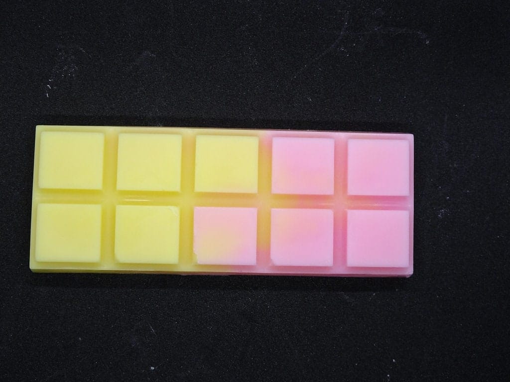 Rhubarb And Custard Wax Melt Bars. - Image 4