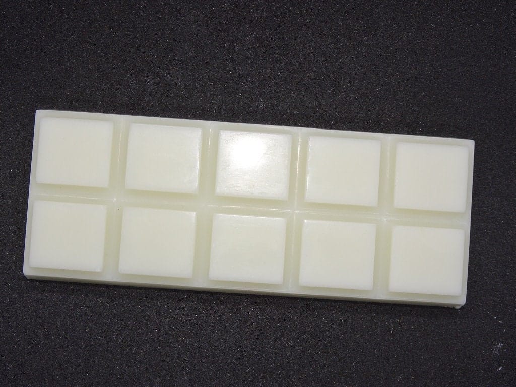 Crackling Logfire Wax Melts. - Image 3
