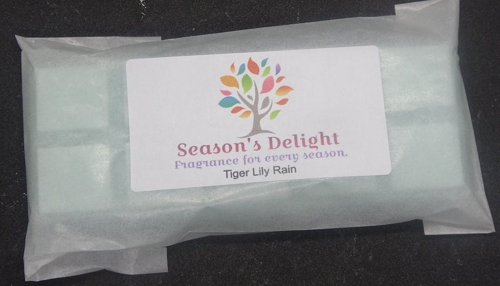 Tiger Lily rain Wax Melts. - Image 2