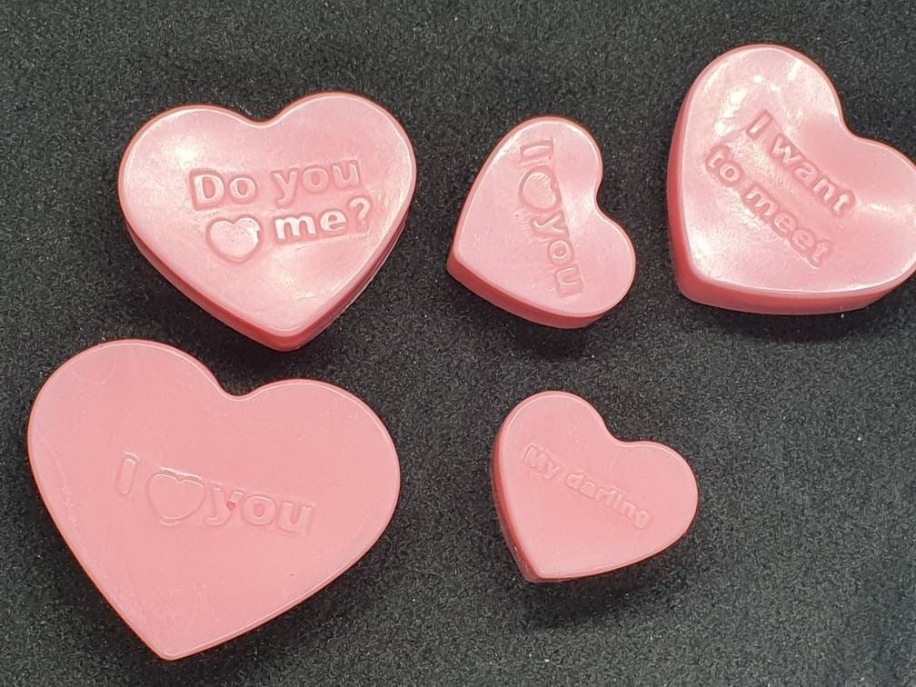 Love hearts wax melts. - Image 4