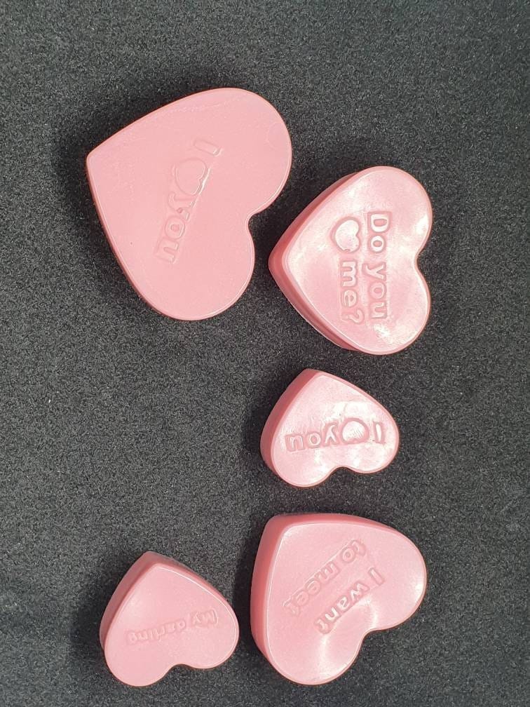 Love hearts wax melts. - Image 8