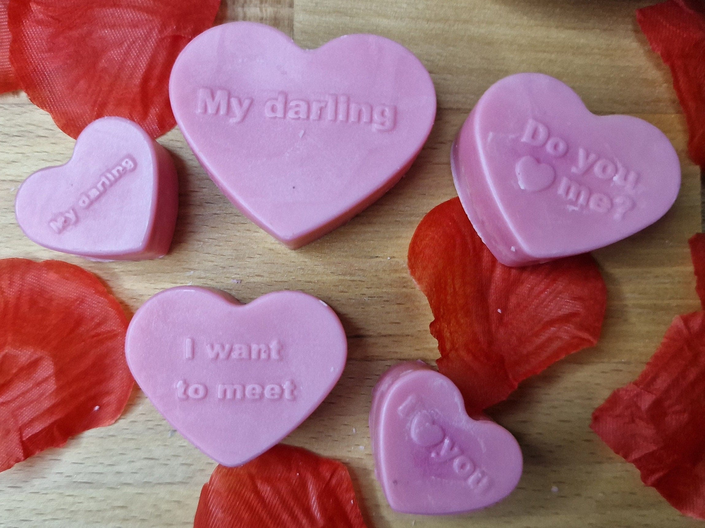 Love hearts wax melts. - Image 3