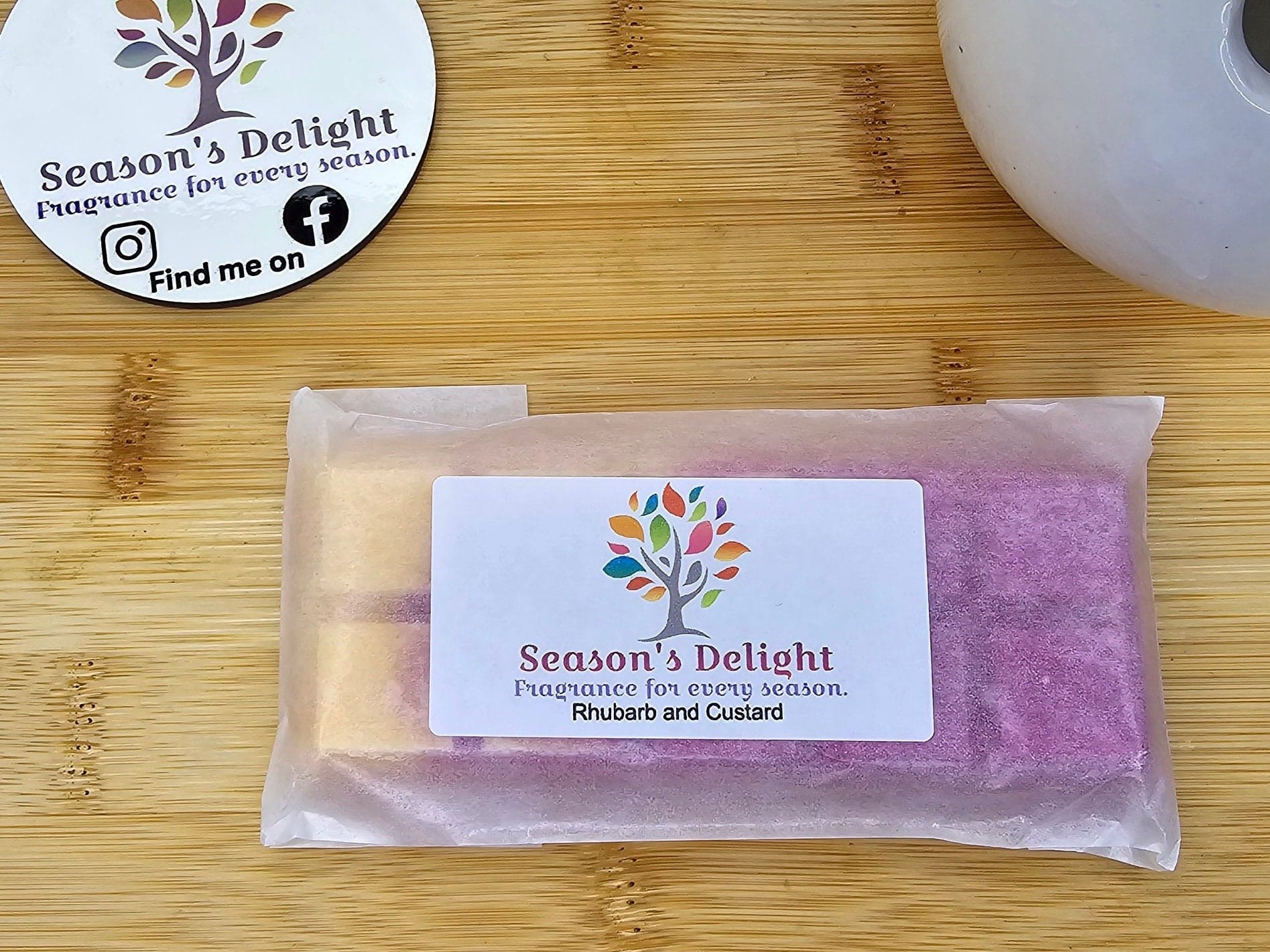 Rhubarb And Custard Wax Melt Bars.