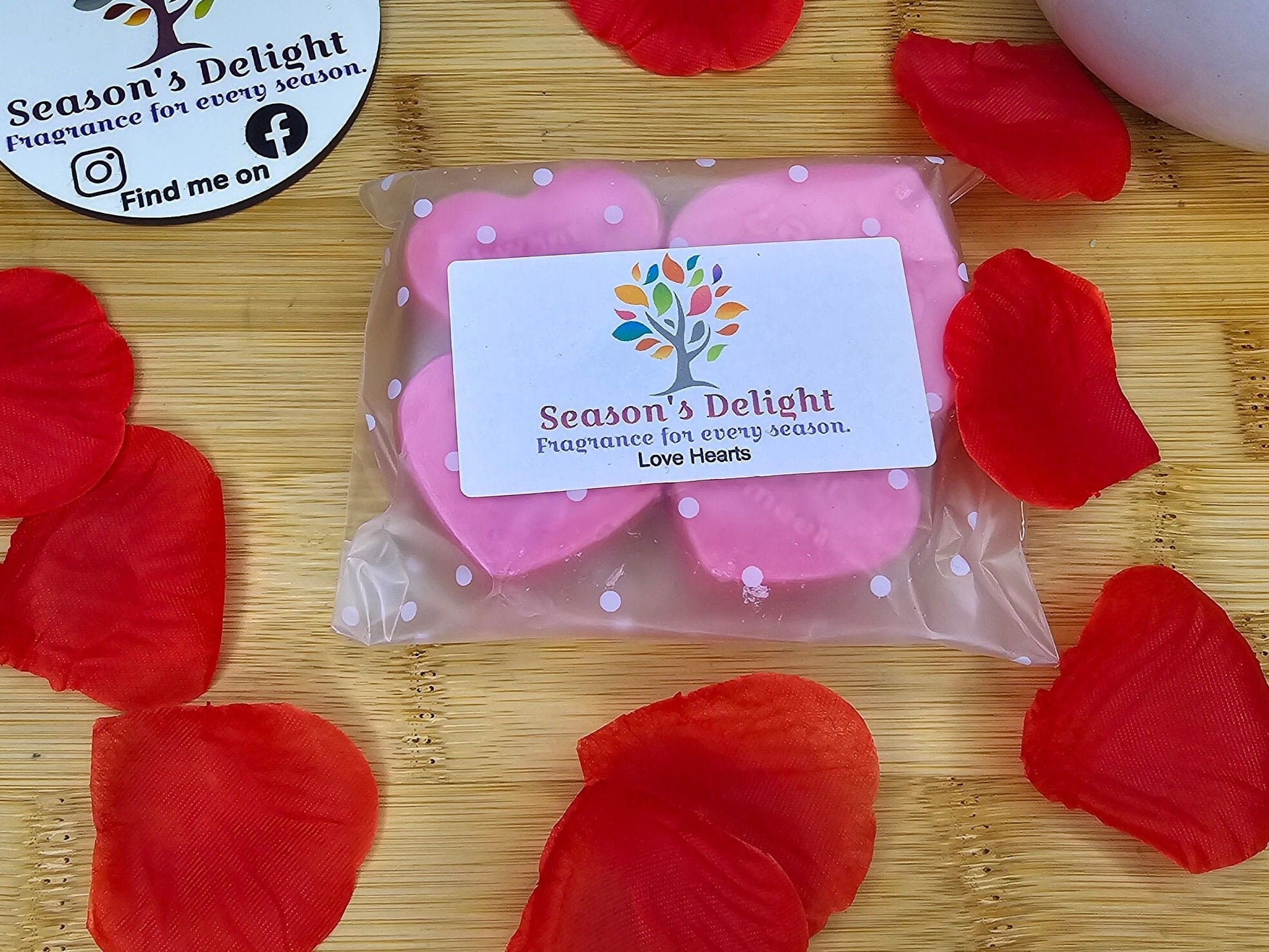 Love hearts wax melts.