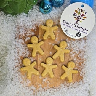 Cinnamon swirl fragranced highly scented wax melt people. Bakery scent, gift ideas, autumn, fall scent. Autumnal gifts. Cosy home decor.